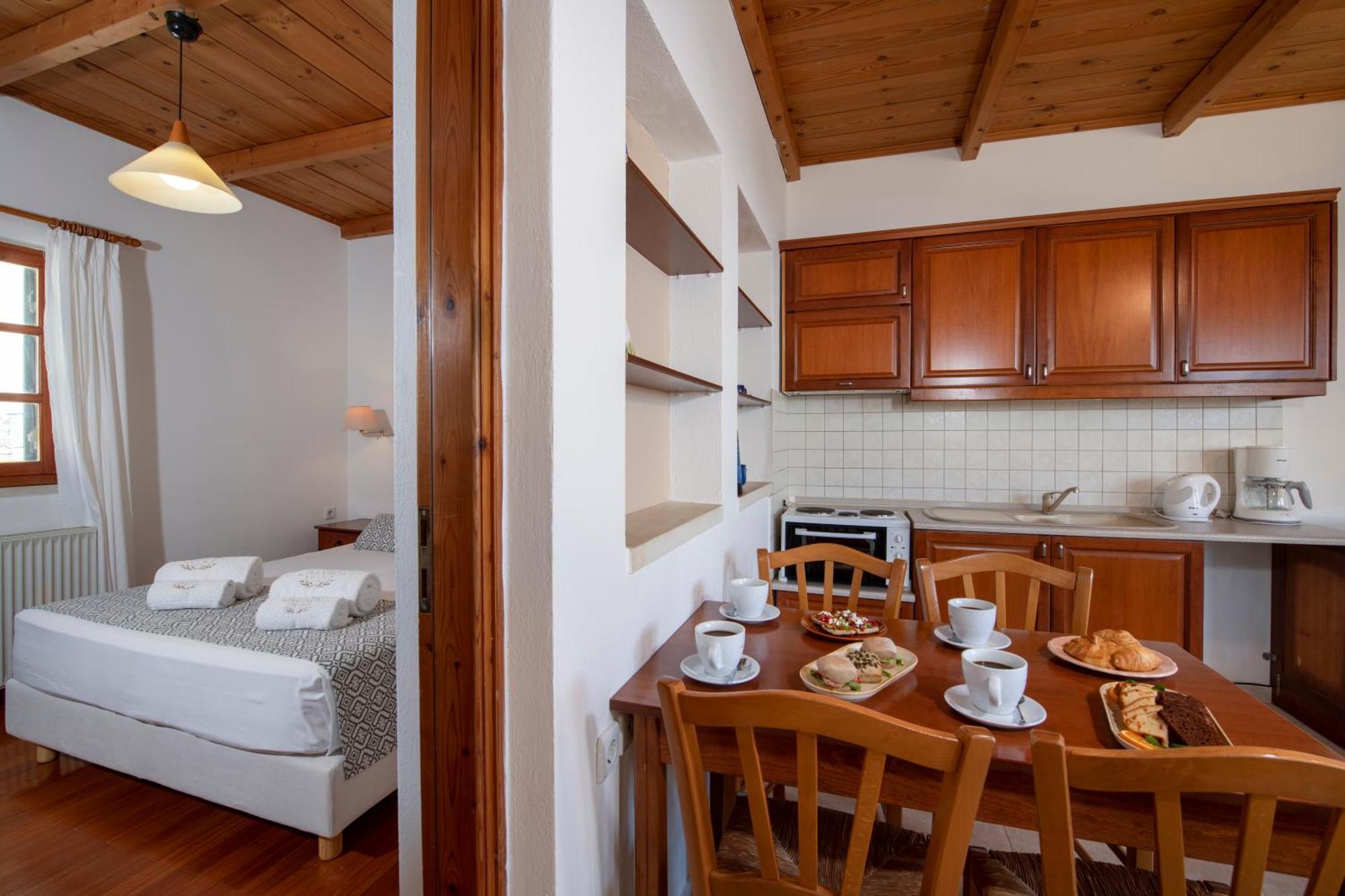 Stefanos Village Hotel Миртос Экстерьер фото