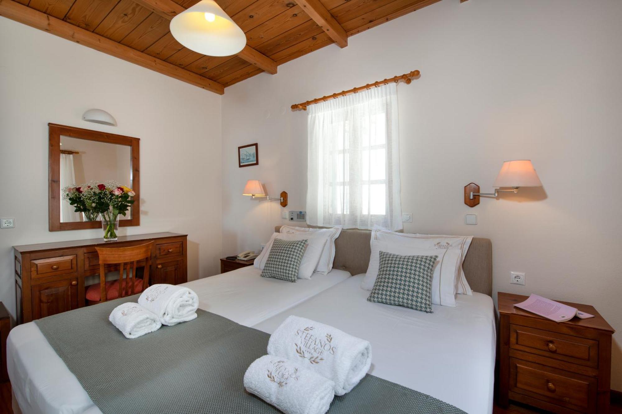 Stefanos Village Hotel Миртос Экстерьер фото